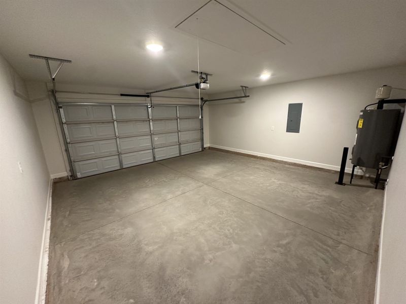 Spacious, unfurnished interior of a new home in Cleveland Meadows, Spartanburg (Image 12).