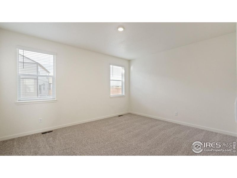 Spacious, unfurnished interior of a new home in Tailholt, Severance (Image 9).
