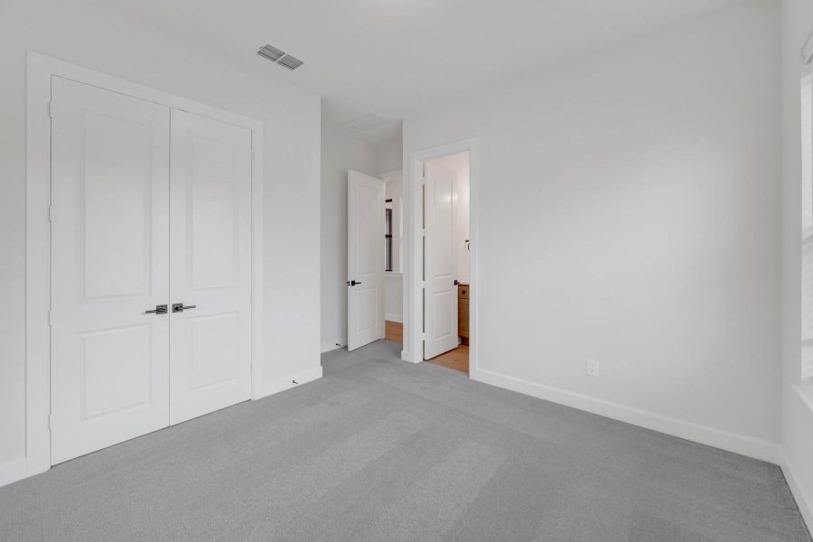 Spacious, unfurnished interior of a new home in ARTAVIA 65' Homesites, Conroe (Image 21).