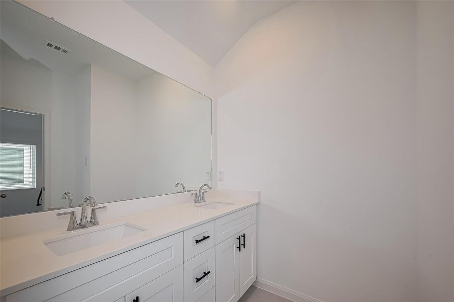 Furnished interior view inside a new home in Eagle Landing, Houston (Image 16). Furnished interior view inside a new home in Eagle Landing, Houston (Image 16).