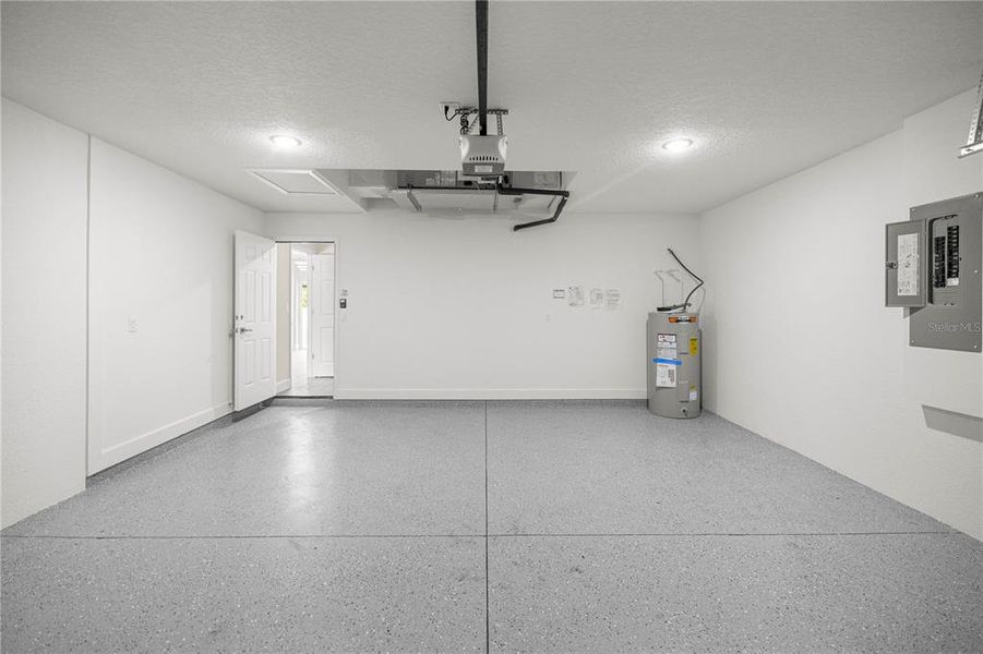 Spacious, unfurnished interior of a new home in , Ocklawaha (Image 12). Spacious, unfurnished interior of a new home in , Ocklawaha (Image 12).