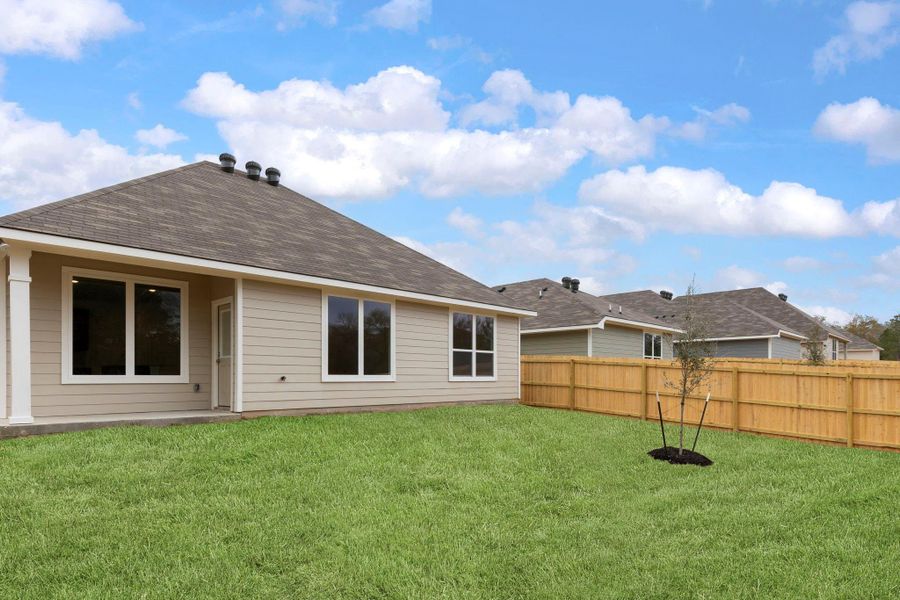 Exterior details and patio area of a home in , Huntsville (Image 27).