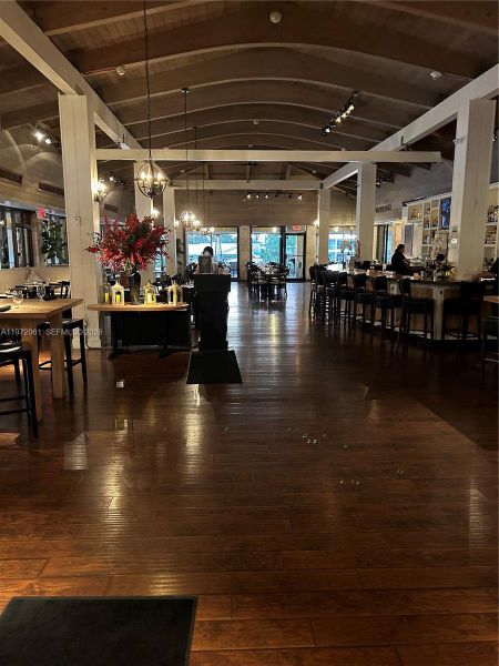 Community amenities in , Hallandale Beach (Image 24).