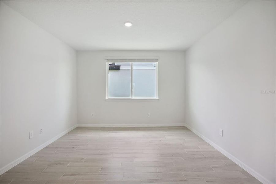 Spacious, unfurnished interior of a new home in Two Rivers - Signature Series, Zephyrhills (Image 15).