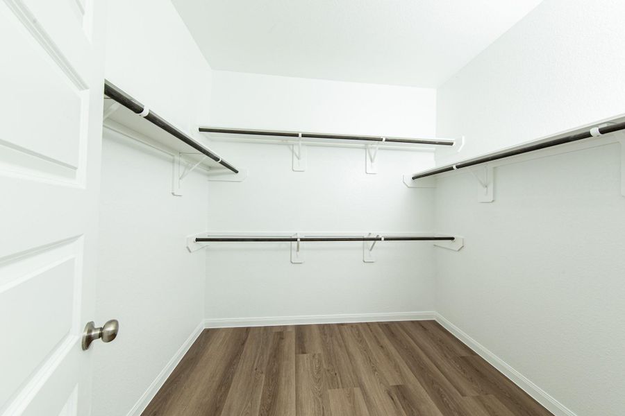 Spacious, unfurnished interior of a new home in River's Edge, Conroe (Image 20). Spacious, unfurnished interior of a new home in River's Edge, Conroe (Image 20).