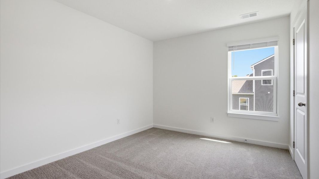 Spacious, unfurnished interior of a new home in Oak Hill, Vonore (Image 36).