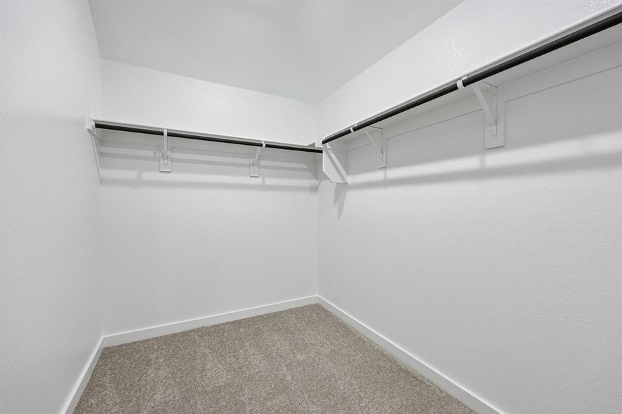 Spacious, unfurnished interior of a new home in Middlefield Village, Dallas (Image 33).