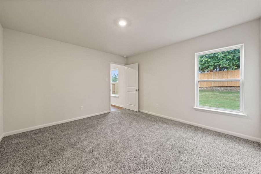 Spacious, unfurnished interior of a new home in Vista West, Fort Worth (Image 11).