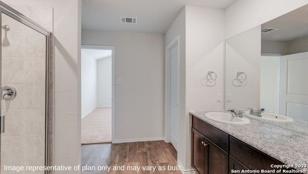 Furnished interior view inside a new home in Winding Creek, New Braunfels (Image 10).