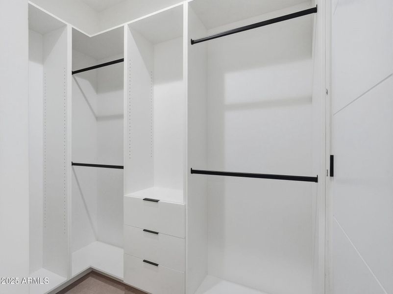 025_ Walkin Closet