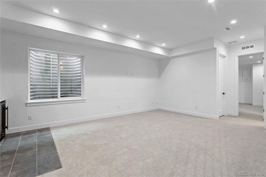 Spacious, unfurnished interior of a new home in , Denver (Image 27).