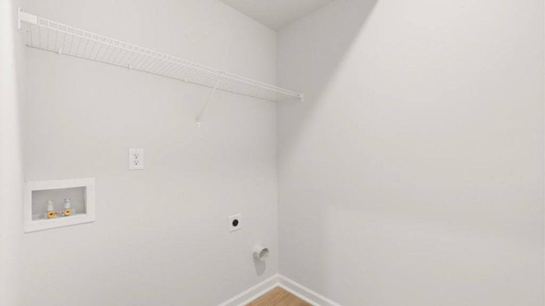 Spacious, unfurnished interior of a new home in Fairway 17 at Mirror Lake, Villa Rica (Image 10).