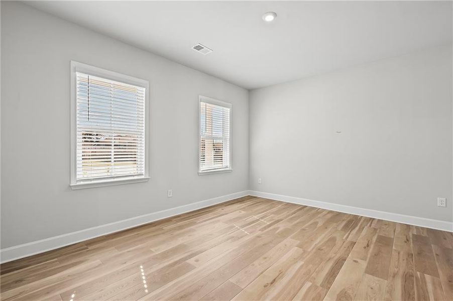 Spacious, unfurnished interior of a new home in Anderson Point, McDonough (Image 8).