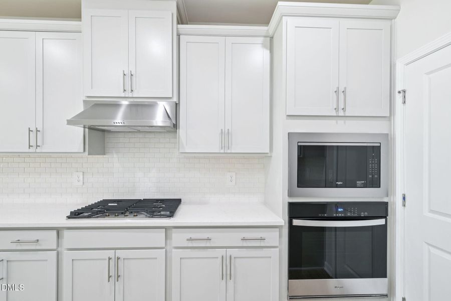 14-web-or-mls-Raleigh - Oak Manor - 713