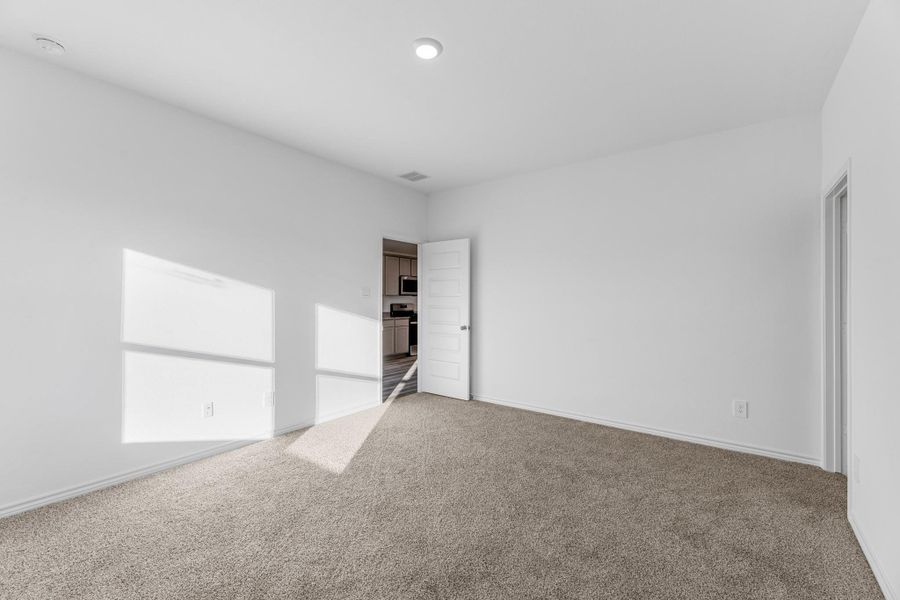 Spacious, unfurnished interior of a new home in Reserve at Mallard Lakes, Orange (Image 13). Spacious, unfurnished interior of a new home in Reserve at Mallard Lakes, Orange (Image 13).