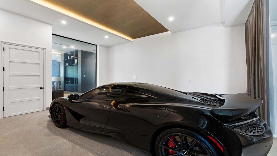 207 W Coconut Palm Rd (55)