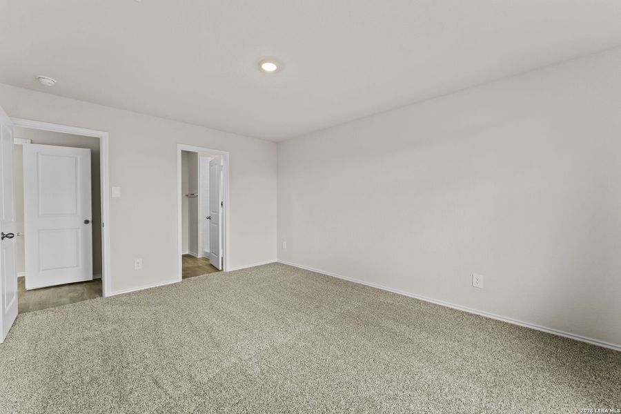 Spacious, unfurnished interior of a new home in Swenson Heights, Seguin (Image 12).