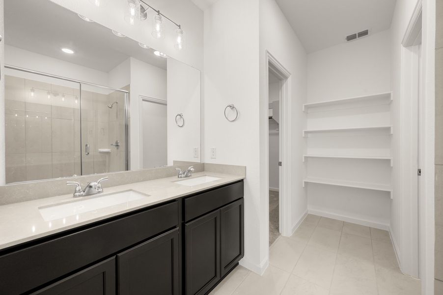 Furnished interior view inside a new home in Burgess Meadows, Cleburne (Image 14).