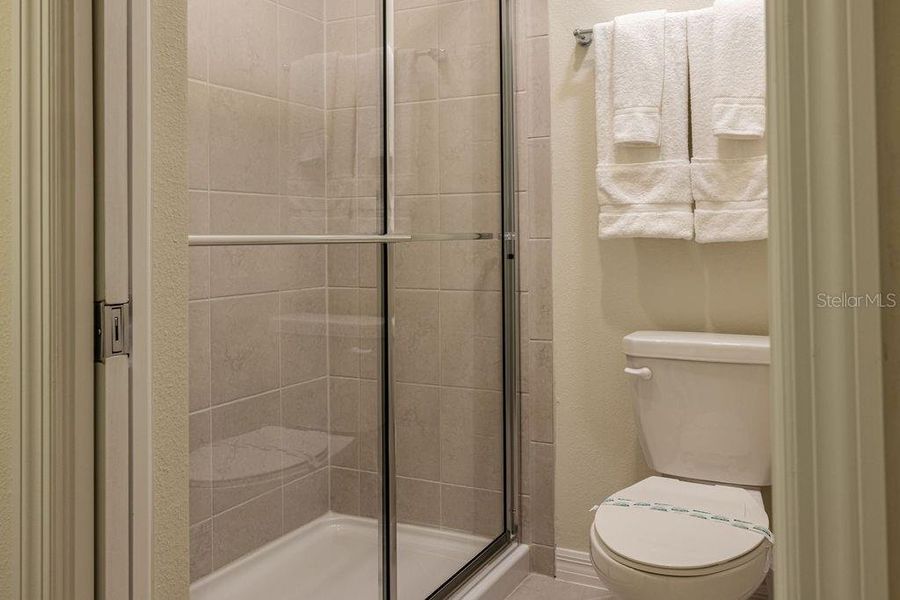 Furnished interior view inside a new home in , Clermont (Image 16).