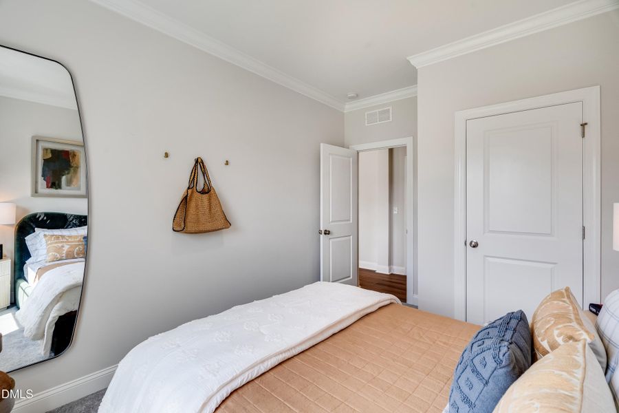 SUN_SutherlandStation_Pic_LandrumIII_Bed