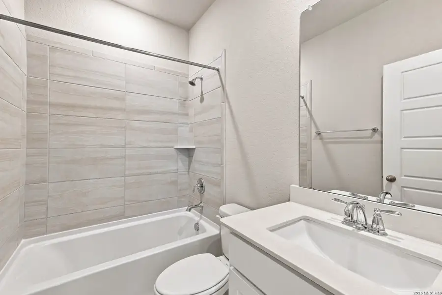 Furnished interior view inside a new home in Fox Falls, Boerne (Image 9).