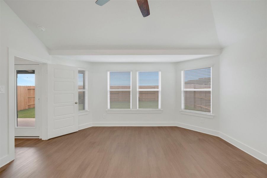 Spacious, unfurnished interior of a new home in Sorella, Tomball (Image 25).