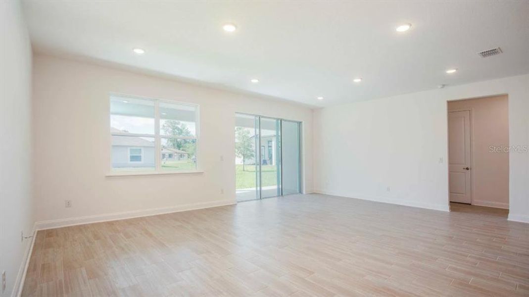 Model home - actual features may vary. Model home - actual features may vary.