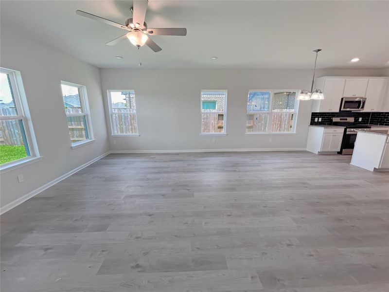 The Georgetown II- Family Room. Sample image for illustration; upgrades, options, and colors may vary.