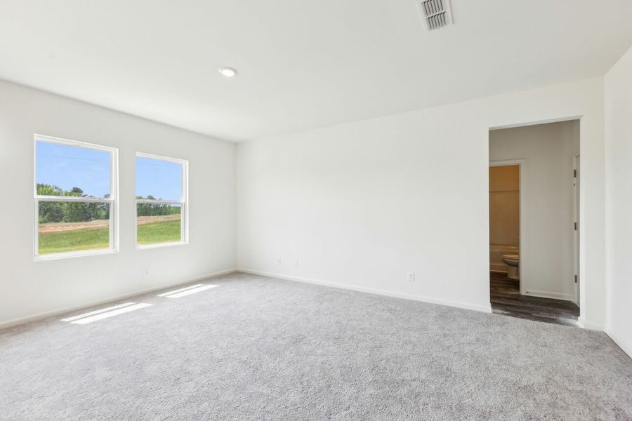 Representative unfurnished interior of a home built from the Galileo by Starlight Homes in Harrington Trails at The Canopies, New Caney (Image 31).