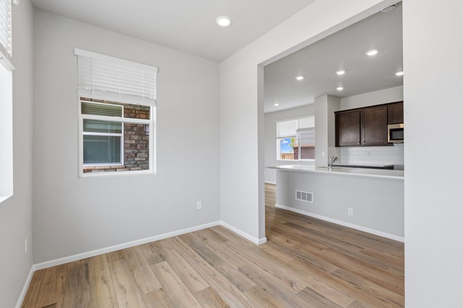 Spacious, unfurnished interior of a new home in Windler, Aurora (Image 10).