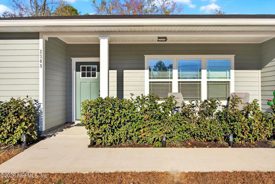 Exterior details and patio area of a home in , Middleburg (Image 23).