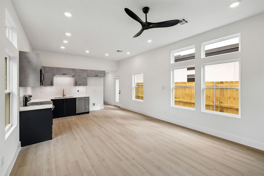 Image 21 of a home in .