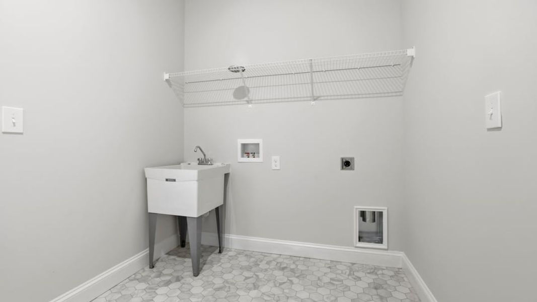 Spacious, unfurnished interior of a new home in Alder Pond, Campobello (Image 39).