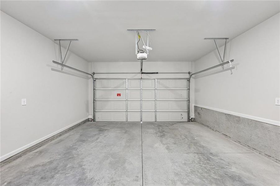 Spacious, unfurnished interior of a new home in Artisan Walk, Fairburn (Image 31).