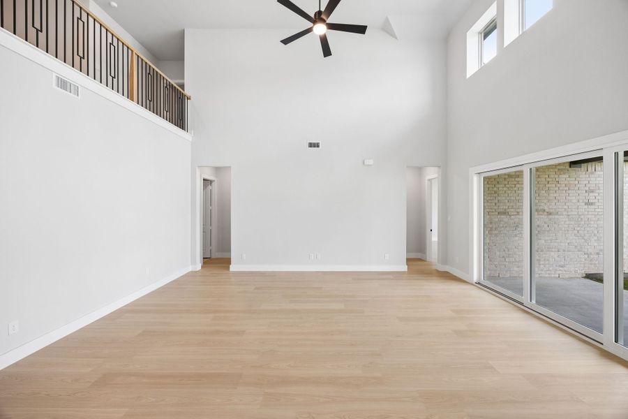 Spacious, unfurnished interior of a new home in Painted Tree Lakeside, McKinney (Image 22).