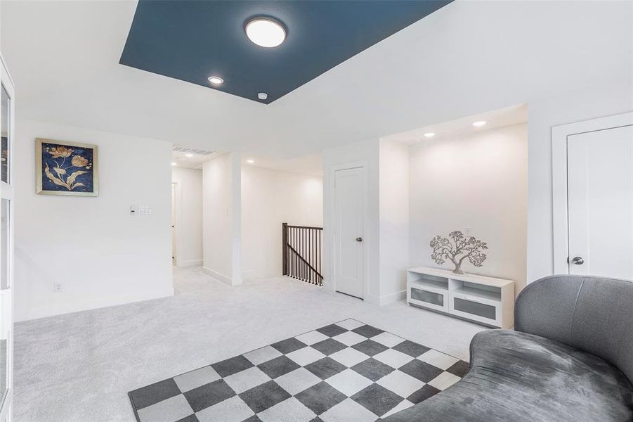 Furnished interior view inside a new home in , Prosper (Image 28).