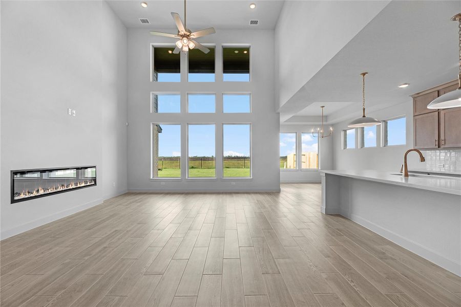 Representative image. Features, selections and colors may vary.