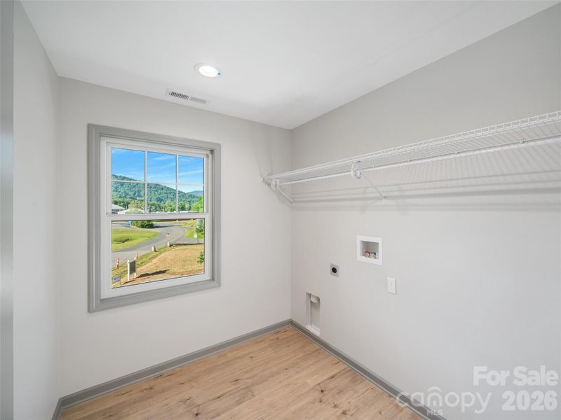 Spacious, unfurnished interior of a new home in , Burnsville (Image 14). Spacious, unfurnished interior of a new home in , Burnsville (Image 14).