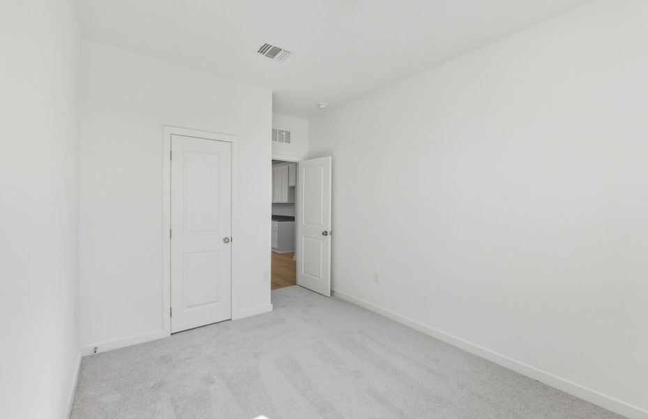 Spacious, unfurnished interior of a new home in Larson Crossing, Elgin (Image 35).