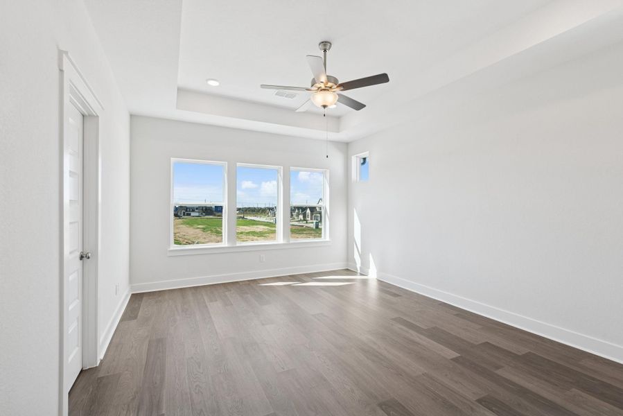 Spacious, unfurnished interior of a new home in , Katy (Image 17).