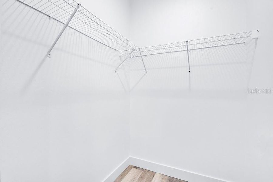 Spacious, unfurnished interior of a new home in , Eustis (Image 26).