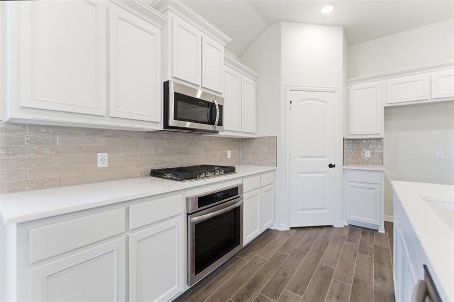 Furnished interior view inside a new home in Northstar, Haslet (Image 13).