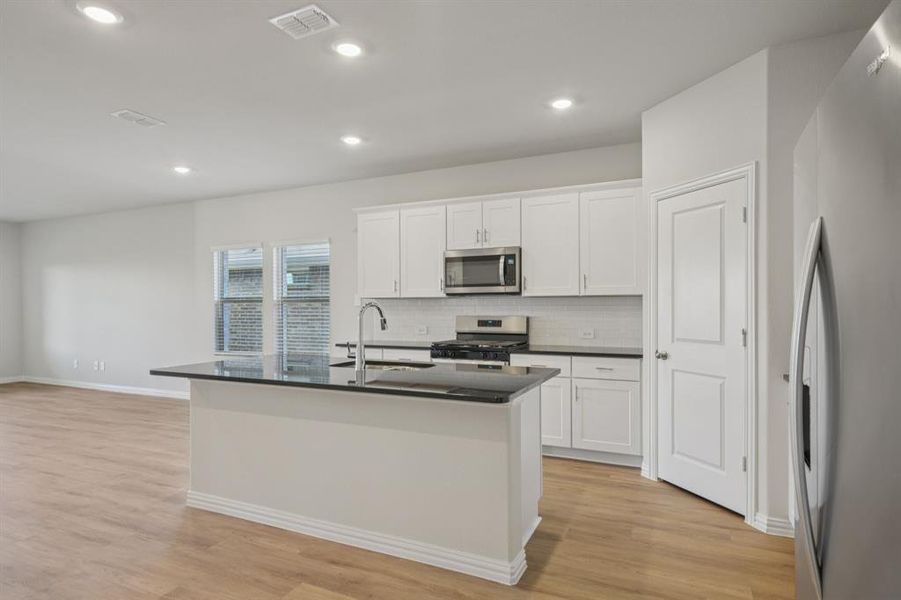 Furnished interior view inside a new home in River Ridge, Crandall (Image 11). Furnished interior view inside a new home in River Ridge, Crandall (Image 11).
