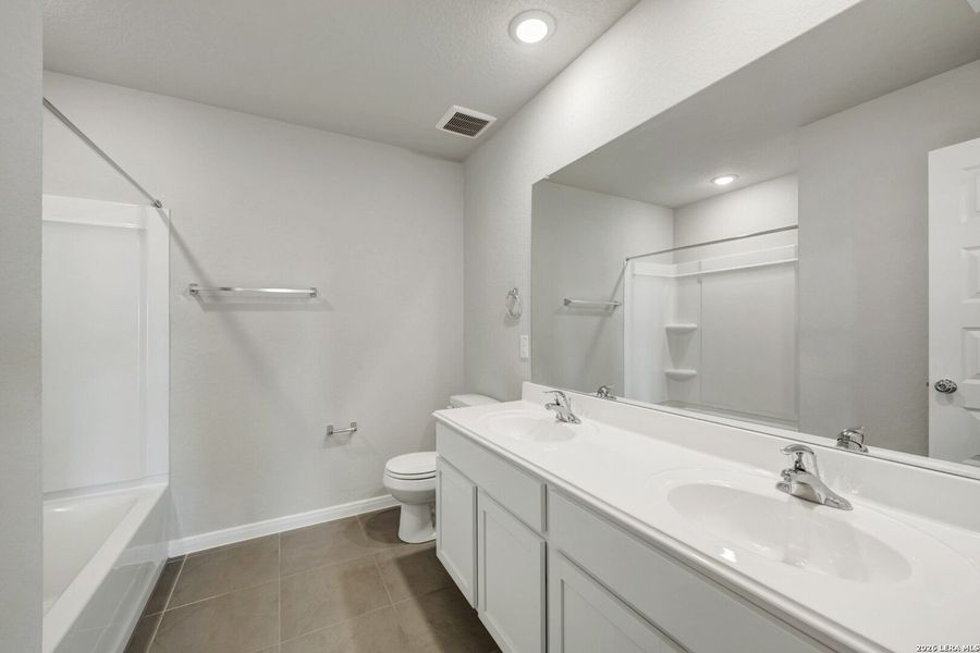 Furnished interior view inside a new home in Paloma Park, Converse (Image 7).