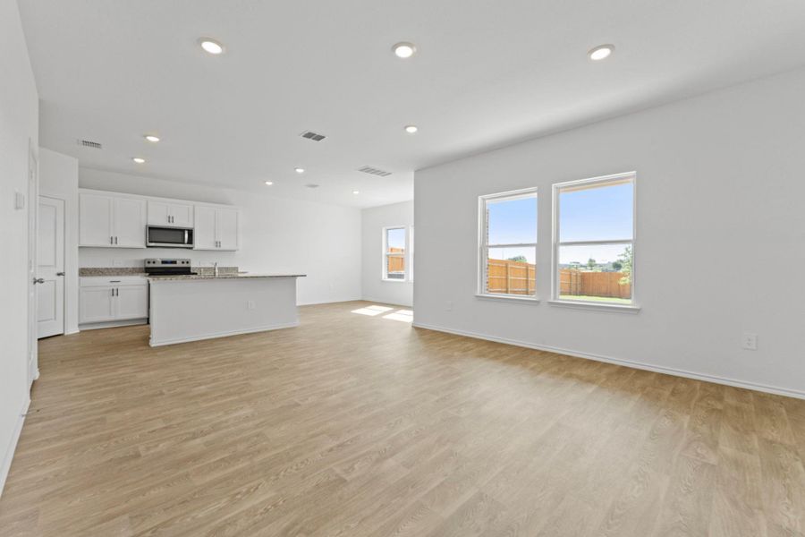 Spacious, unfurnished interior of a new home in Palomino, Manor (Image 24).