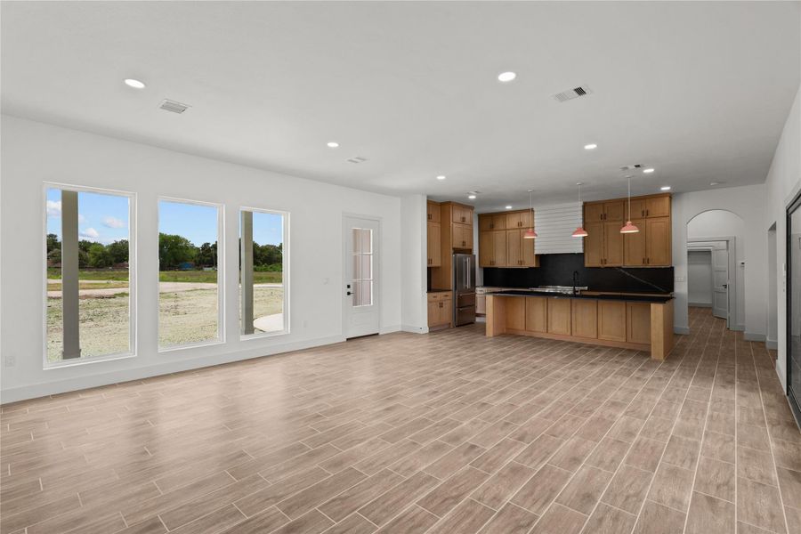 Spacious, unfurnished interior of a new home in , Alvin (Image 20).