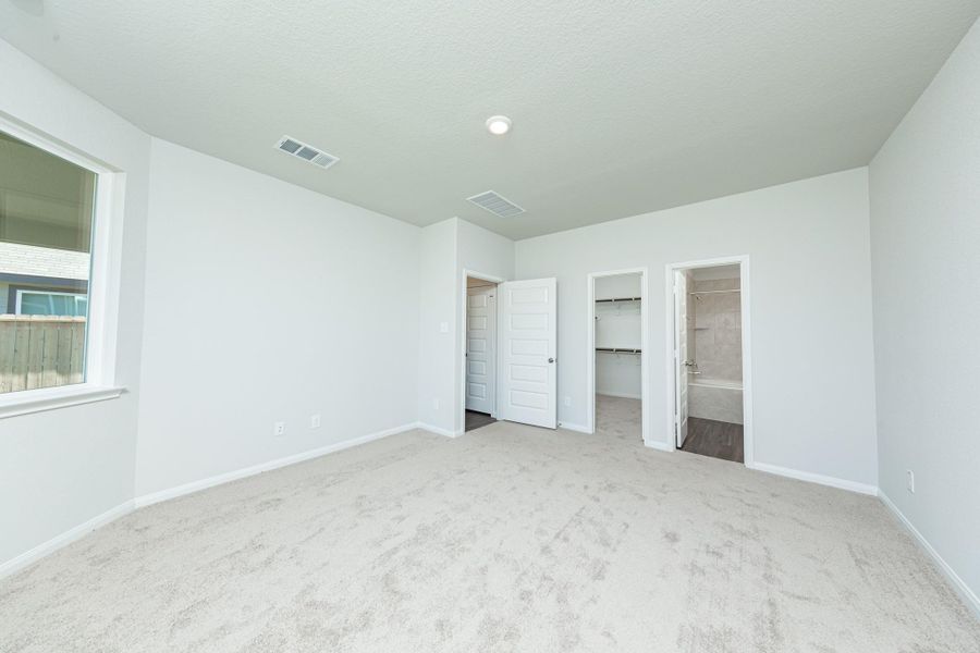 Spacious, unfurnished interior of a new home in Cliffstone Hills, Conroe (Image 9). Spacious, unfurnished interior of a new home in Cliffstone Hills, Conroe (Image 9).