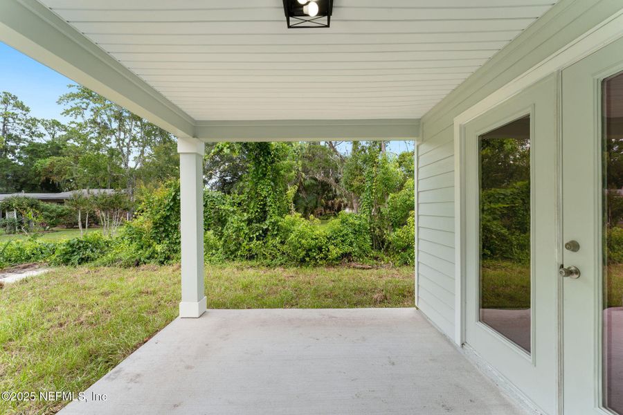 Exterior details and patio area of a home in , Green Cove Springs (Image 34).