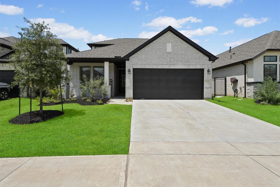 Welcome to 7555 Coral Lake Dr.! Welcome to 7555 Coral Lake Dr.!