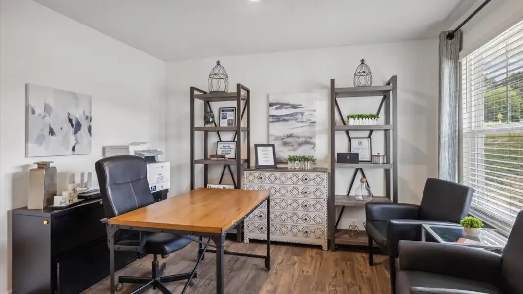 Furnished interior view inside a new home in Creekside Ridge, Dandridge (Image 10).